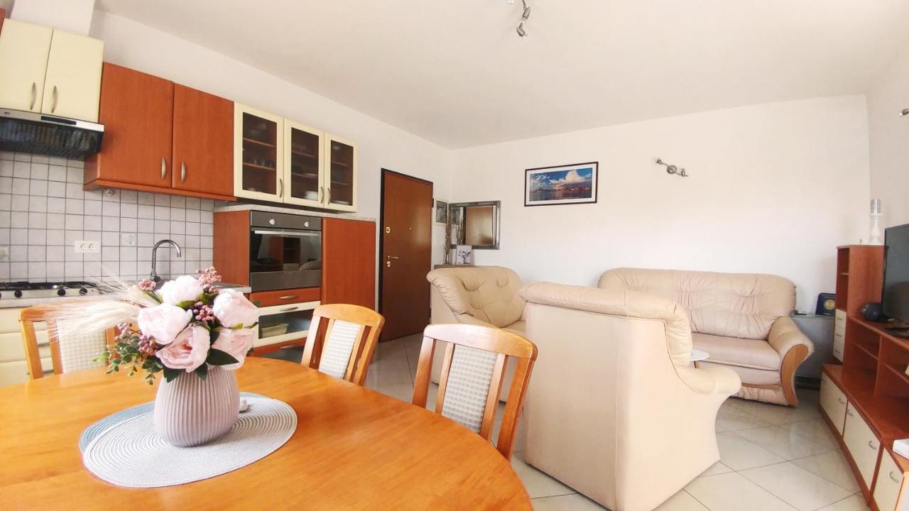 Apartment Matika, Terrace Apartment 10 Minutes Walk From Center Rovinj Exterior foto
